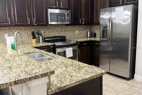 Townhouse in Davenport, Florida 3 bedrooms, 151.62 sq.m. № 2103087 - photo 7