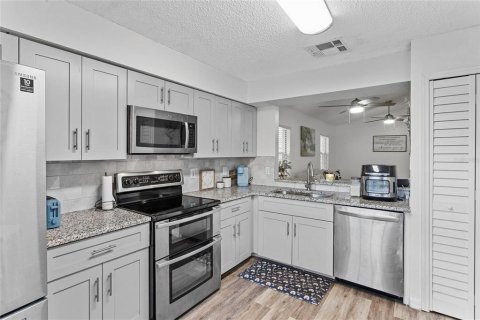 House in Apopka, Florida 3 bedrooms, 103.59 sq.m. № 1835963 - photo 4