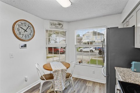 House in Apopka, Florida 3 bedrooms, 103.59 sq.m. № 1835963 - photo 6