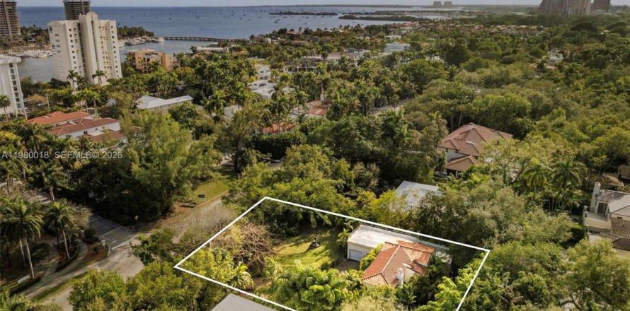 Land in Miami, Florida № 2043654