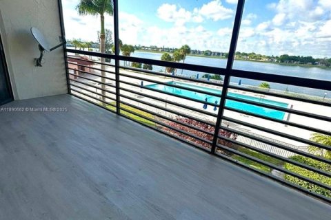 Copropriété à louer à Miami, Floride: 2 chambres, 147.34 m2 № 2169745 - photo 2