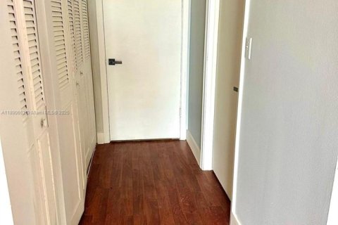 Copropriété à louer à Miami, Floride: 2 chambres, 147.34 m2 № 2169745 - photo 5