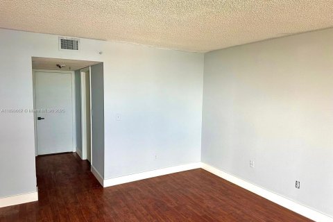 Copropriété à louer à Miami, Floride: 2 chambres, 147.34 m2 № 2169745 - photo 7