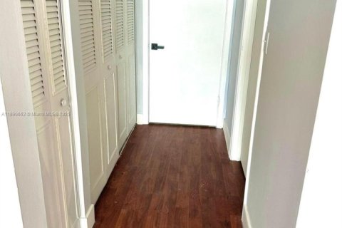 Copropriété à louer à Miami, Floride: 2 chambres, 147.34 m2 № 2169745 - photo 6