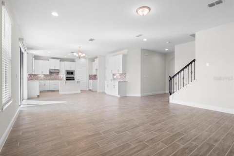 House in Winter Garden, Florida 5 bedrooms, 266.26 sq.m. № 1772273 - photo 8