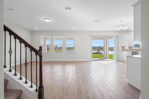 House in Winter Garden, Florida 5 bedrooms, 266.26 sq.m. № 1772273 - photo 6