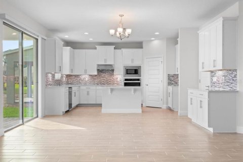 House in Winter Garden, Florida 5 bedrooms, 266.26 sq.m. № 1772273 - photo 9