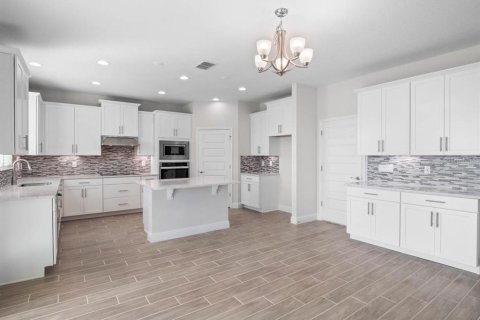 House in Winter Garden, Florida 5 bedrooms, 266.26 sq.m. № 1772273 - photo 13