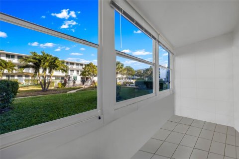 Condo in Miami, Florida, 1 bedroom  № 1978589 - photo 15