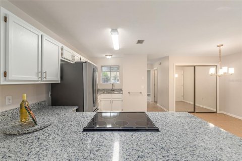 Touwnhouse à louer à Gainesville, Floride: 2 chambres, 111.76 m2 № 2105335 - photo 9