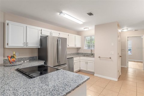 Touwnhouse à louer à Gainesville, Floride: 2 chambres, 111.76 m2 № 2105335 - photo 8