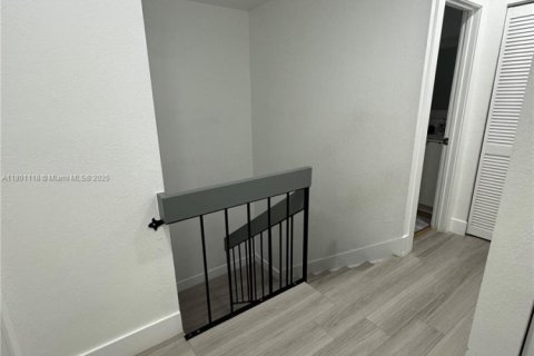 Condo in Hialeah Gardens, Florida, 3 bedrooms  № 1862033 - photo 26