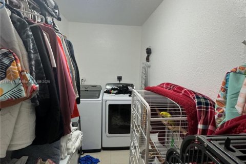Condo in Hialeah Gardens, Florida, 3 bedrooms  № 1862033 - photo 4