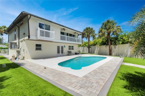 Villa ou maison à louer à Sarasota, Floride: 3 chambres, 213.49 m2 № 2388686 - photo 12