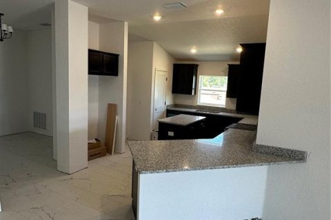 House in Oxford, Florida 4 bedrooms, 204.38 sq.m. № 2148554 - photo 10