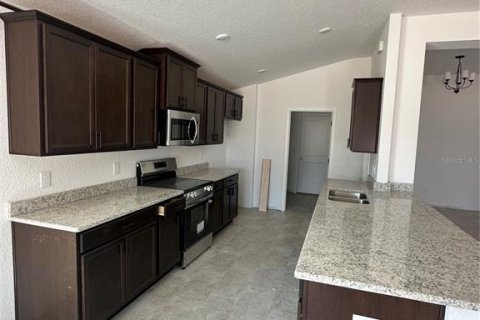 House in Oxford, Florida 4 bedrooms, 204.38 sq.m. № 2148554 - photo 6