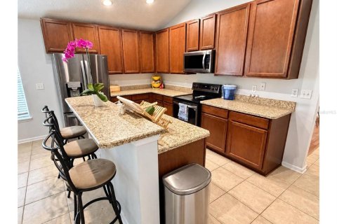 Villa ou maison à louer à Gainesville, Floride: 3 chambres, 193.24 m2 № 2415537 - photo 2