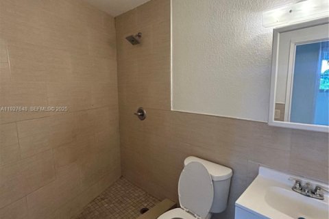 Снять в аренду виллу или дом в Форт-Лодердейл, Флорида 3 спальни, 182.27м2, № 1987908 - фото 8