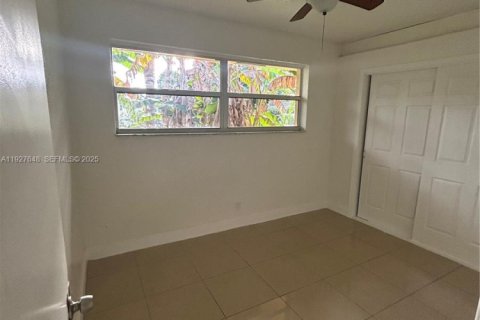 Снять в аренду виллу или дом в Форт-Лодердейл, Флорида 3 спальни, 182.27м2, № 1987908 - фото 6