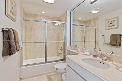 Condo in Sunny Isles Beach, Florida, 3 bedrooms  № 1882668 - photo 19