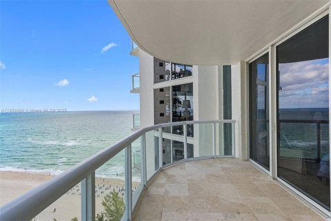 Condo in Sunny Isles Beach, Florida, 3 bedrooms  № 1882668 - photo 21