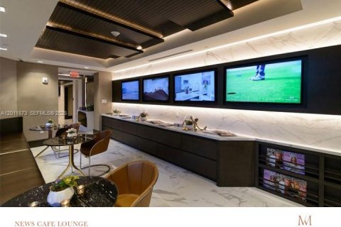 Condominio en venta en Coral Gables, Florida, 1 dormitorio, 66.24 m2 № 2076134 - foto 23