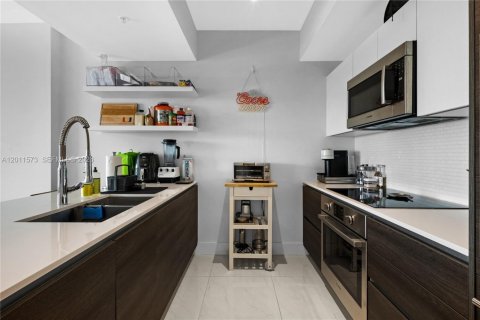 Condominio en venta en Coral Gables, Florida, 1 dormitorio, 66.24 m2 № 2076134 - foto 13