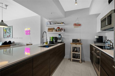 Condominio en venta en Coral Gables, Florida, 1 dormitorio, 66.24 m2 № 2076134 - foto 3