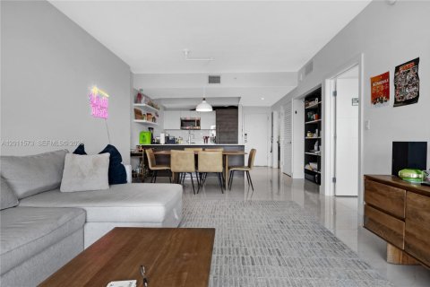 Condominio en venta en Coral Gables, Florida, 1 dormitorio, 66.24 m2 № 2076134 - foto 11