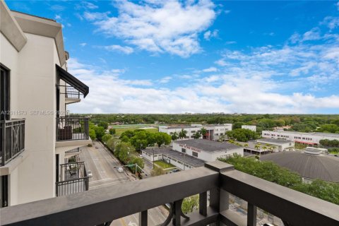 Condominio en venta en Coral Gables, Florida, 1 dormitorio, 66.24 m2 № 2076134 - foto 18