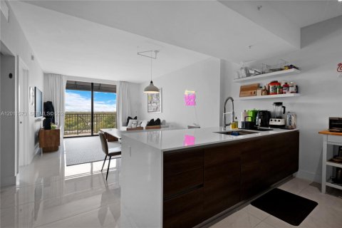 Condominio en venta en Coral Gables, Florida, 1 dormitorio, 66.24 m2 № 2076134 - foto 14