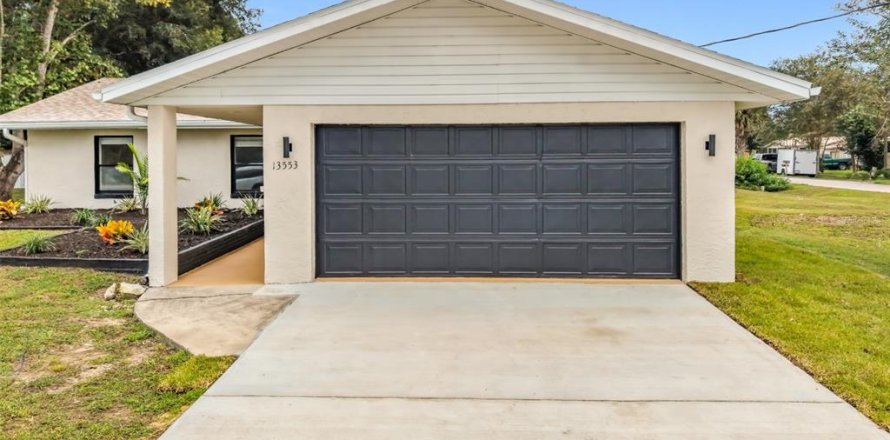 Villa ou maison à Summerfield, Floride 3 chambres, 146.41 m2 № 2406850