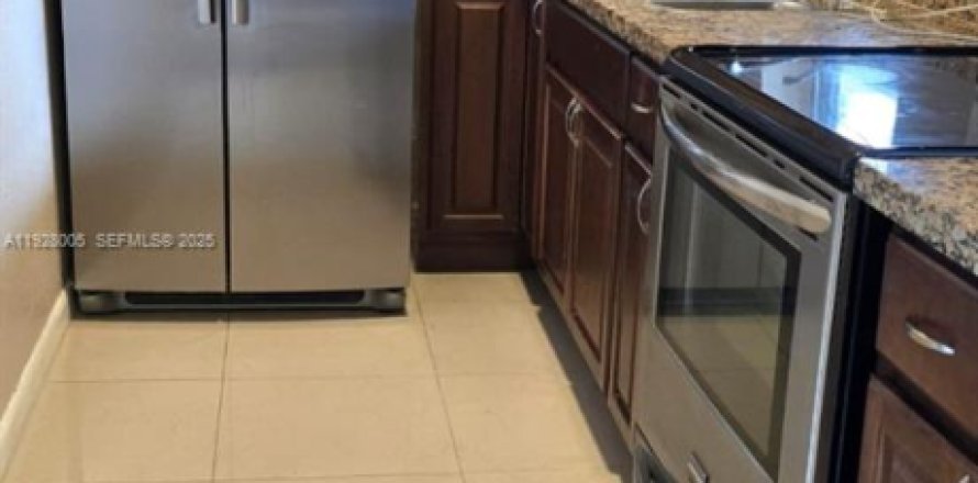 Appartement à Hollywood, Floride 1 chambre, 1038.55 m2 № 1987726