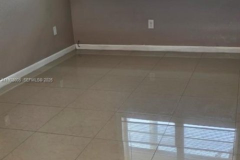 Appartement à louer à Hollywood, Floride: 1 chambre, 1038.55 m2 № 1987726 - photo 7