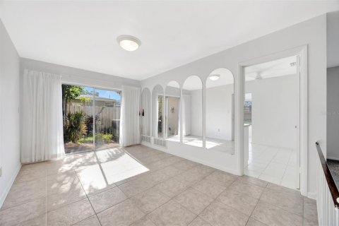 House in Largo, Florida 3 bedrooms, 169.45 sq.m. № 1643275 - photo 13