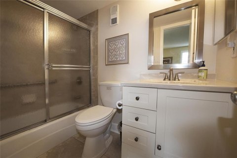 Condo in New Smyrna Beach, Florida, 2 bedrooms  № 2108443 - photo 6