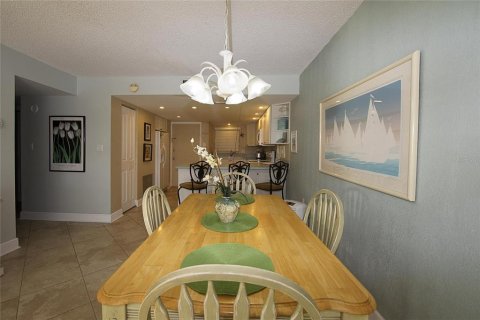 Condo in New Smyrna Beach, Florida, 2 bedrooms  № 2108443 - photo 3