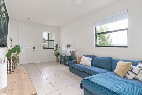 Купить таунхаус в Дорал, Флорида 4 спальни, 166.57м2, № 1996987 - фото 4