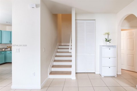 Купить таунхаус в Дорал, Флорида 4 спальни, 166.57м2, № 1996987 - фото 13