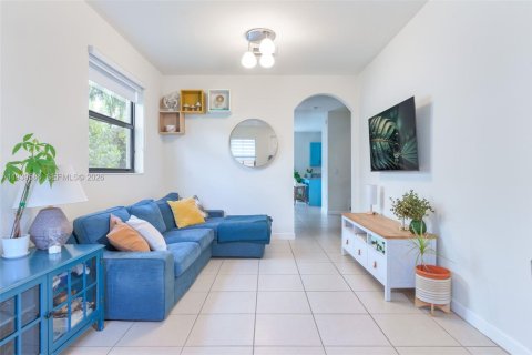 Купить таунхаус в Дорал, Флорида 4 спальни, 166.57м2, № 1996987 - фото 3