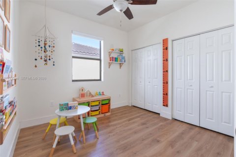 Купить таунхаус в Дорал, Флорида 4 спальни, 166.57м2, № 1996987 - фото 24