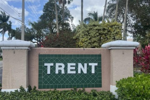 Condominio en Tamarac, Florida, 2 dormitorios  № 2040951