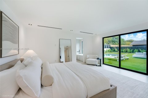 Villa ou maison à vendre à Miami, Floride: 6 chambres, 307.69 m2 № 1993727 - photo 9