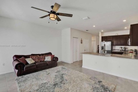 Villa ou maison à vendre à Hialeah, Floride: 4 chambres, 238.85 m2 № 2077551 - photo 19