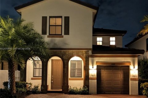 Villa ou maison à vendre à Hialeah, Floride: 4 chambres, 238.85 m2 № 2077551 - photo 5
