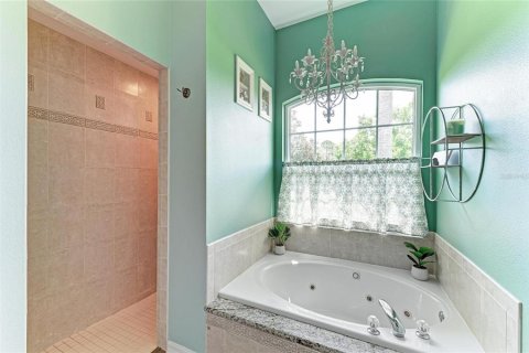 House in Bradenton, Florida 3 bedrooms, 256.97 sq.m. № 1613179 - photo 21