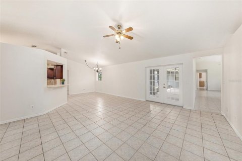 House in Wesley Chapel, Florida 5 bedrooms, 279.17 sq.m. № 1793453 - photo 4