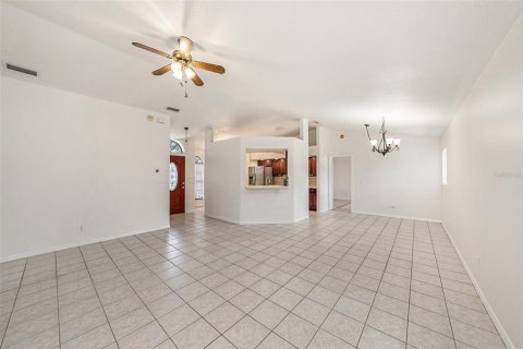 House in Wesley Chapel, Florida 5 bedrooms, 279.17 sq.m. № 1793453 - photo 5