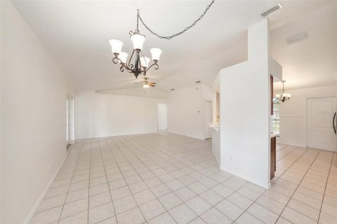 House in Wesley Chapel, Florida 5 bedrooms, 279.17 sq.m. № 1793453 - photo 6