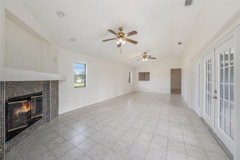 House in Wesley Chapel, Florida 5 bedrooms, 279.17 sq.m. № 1793453 - photo 12
